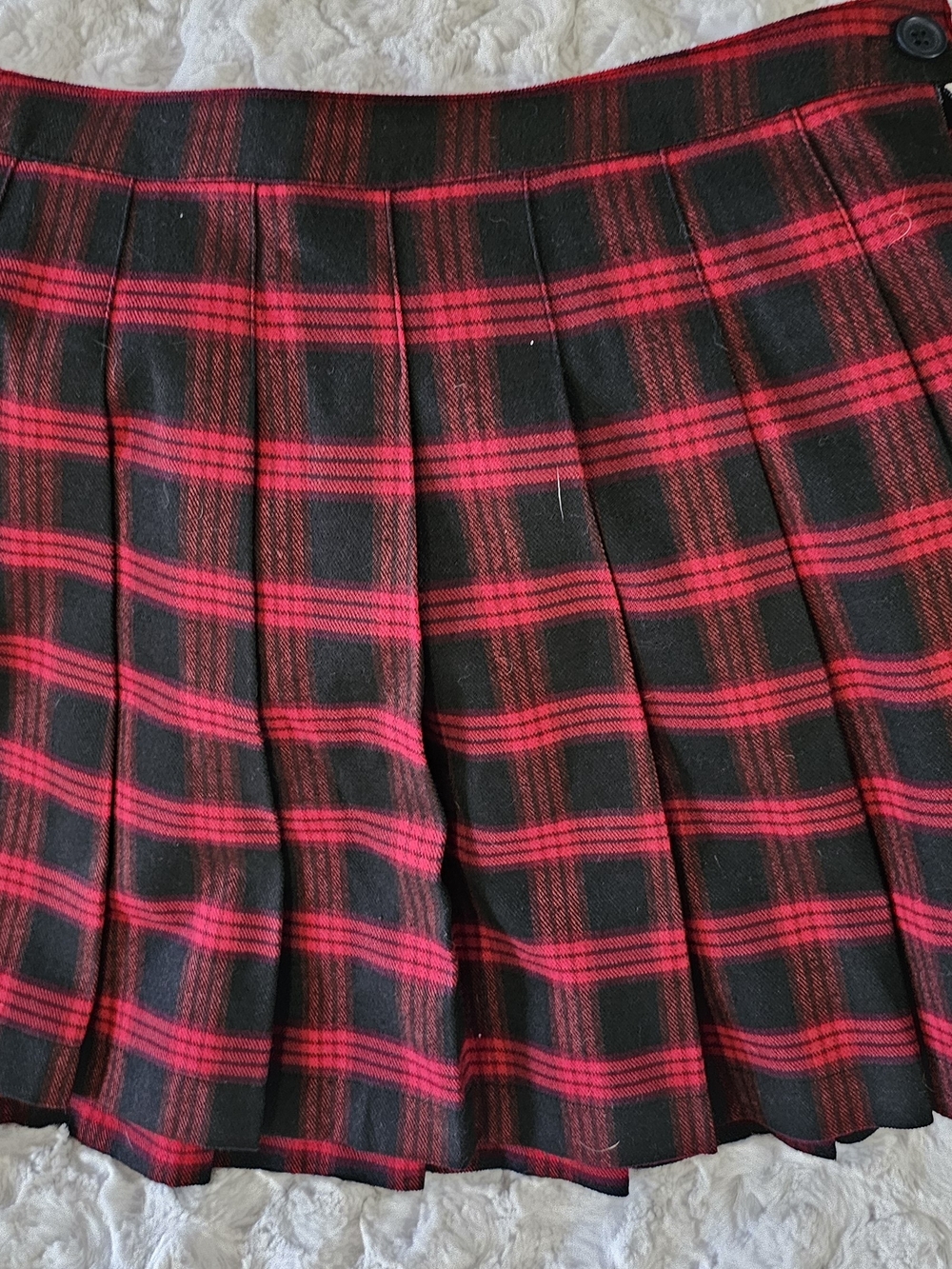 Forever 21 Red and Black Plaid Pleated Mini Skirt